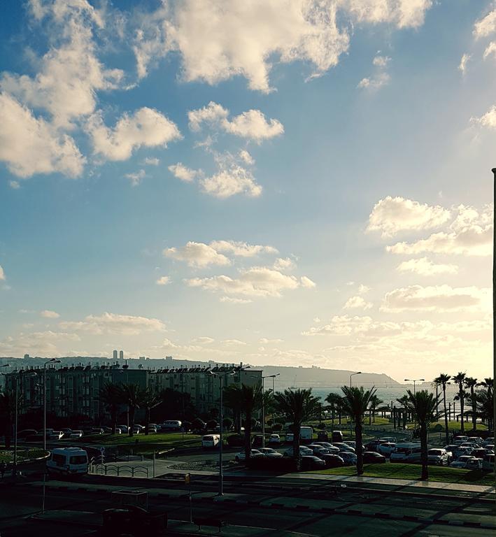 Sea View Apartment Haifa Buitenkant foto